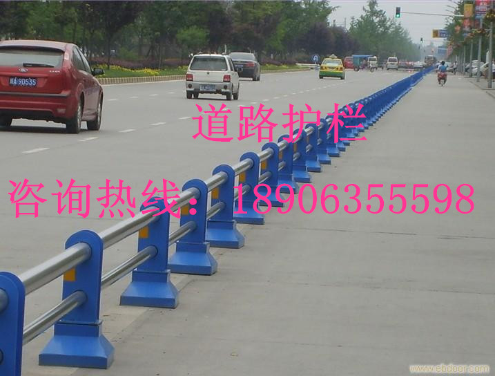 不銹鋼隔離護(hù)欄01、隔離護(hù)欄